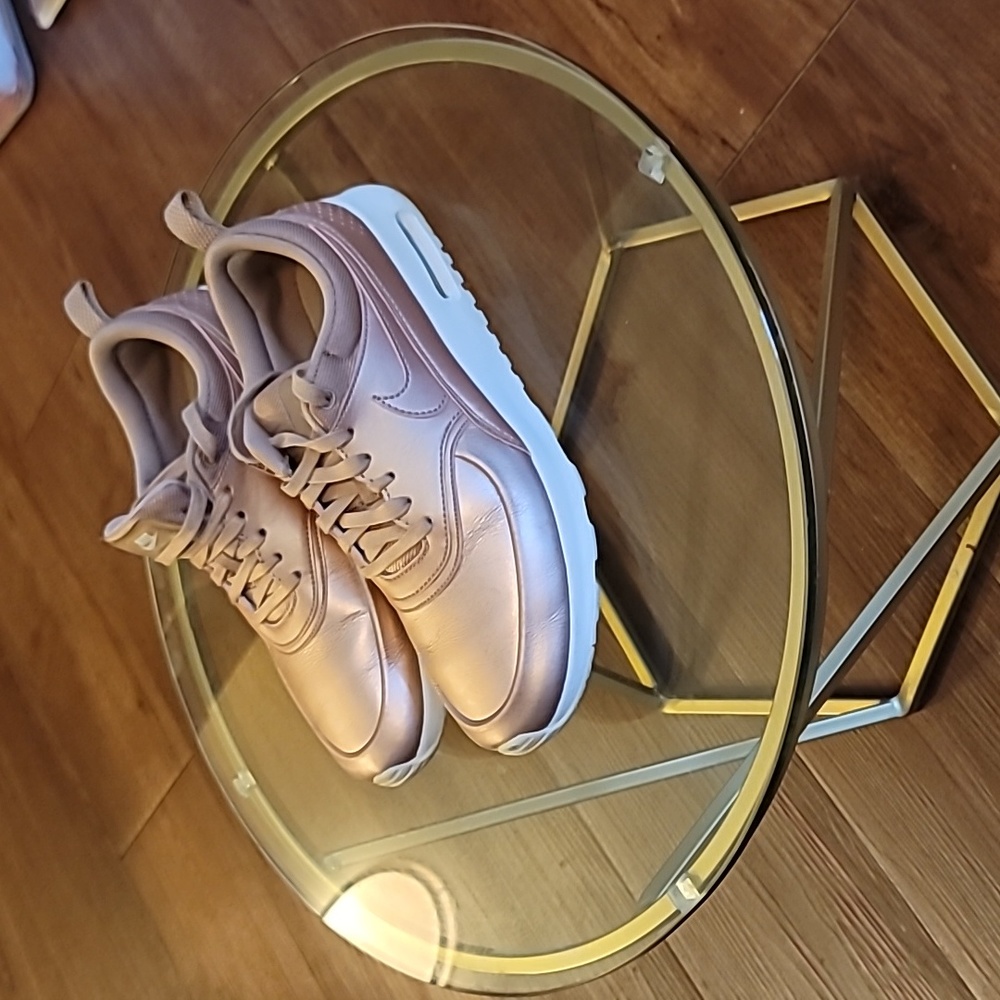 Rose Gold AirMax Thea 🩷🤍🩷🤍